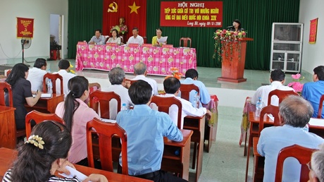 ສະມາຊິກສະພາແຫ່ງຊາດພົບປະກັບຜູ້ມີສິດເລືອກຕັ້ງກ່ອນກອງປະຊຸມສະໄໝສາມັນເທື່ອທີ 2 ສະພາແຫ່ງຊາດຫວຽດນາມຊຸດທີ 14